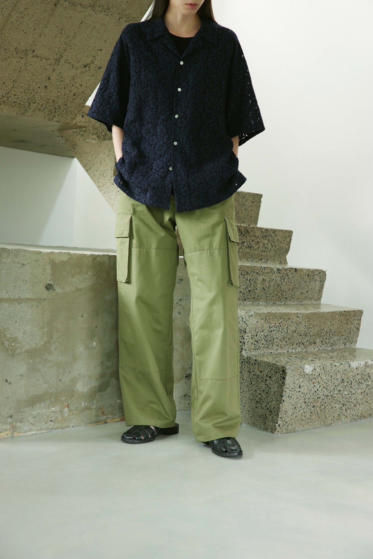 Neutral cargo pants / Olive