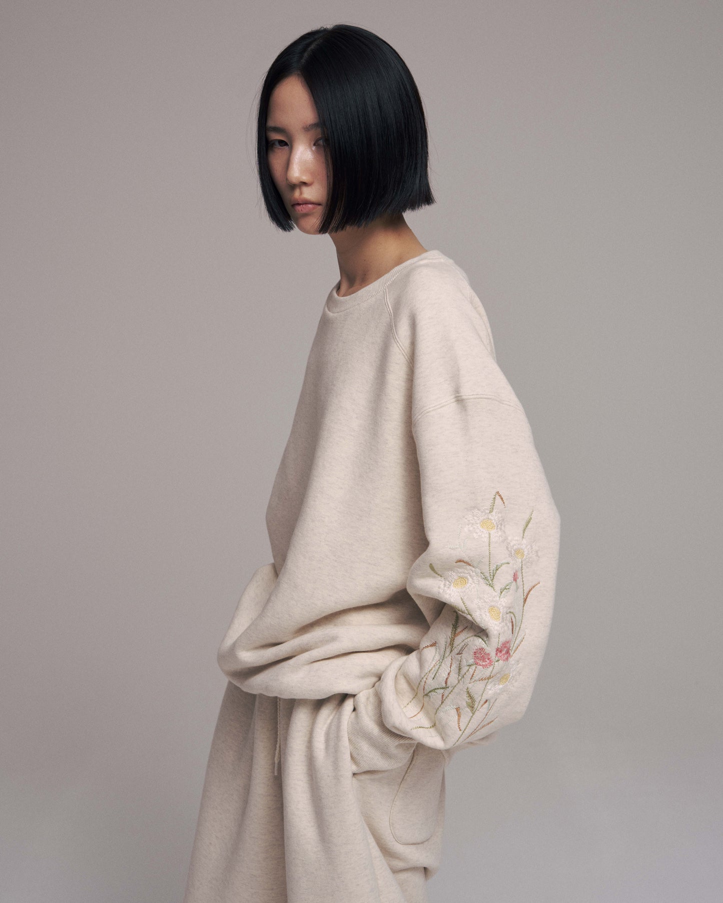 Embroidery crew sweat / Gray