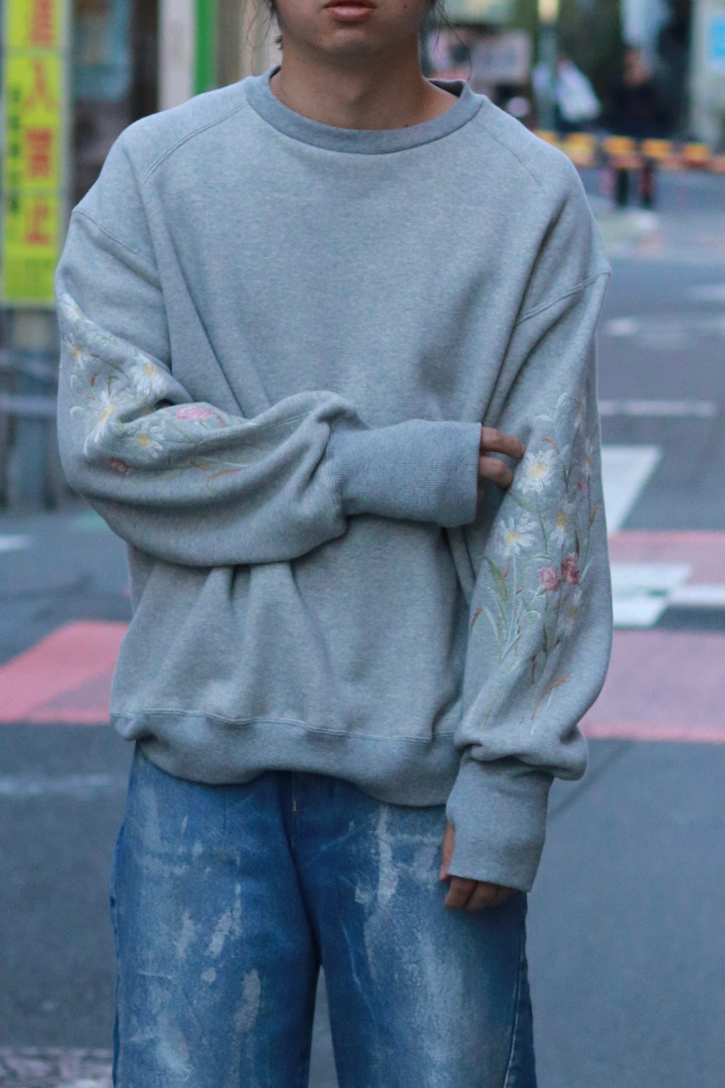 Embroidery crew sweat / Gray